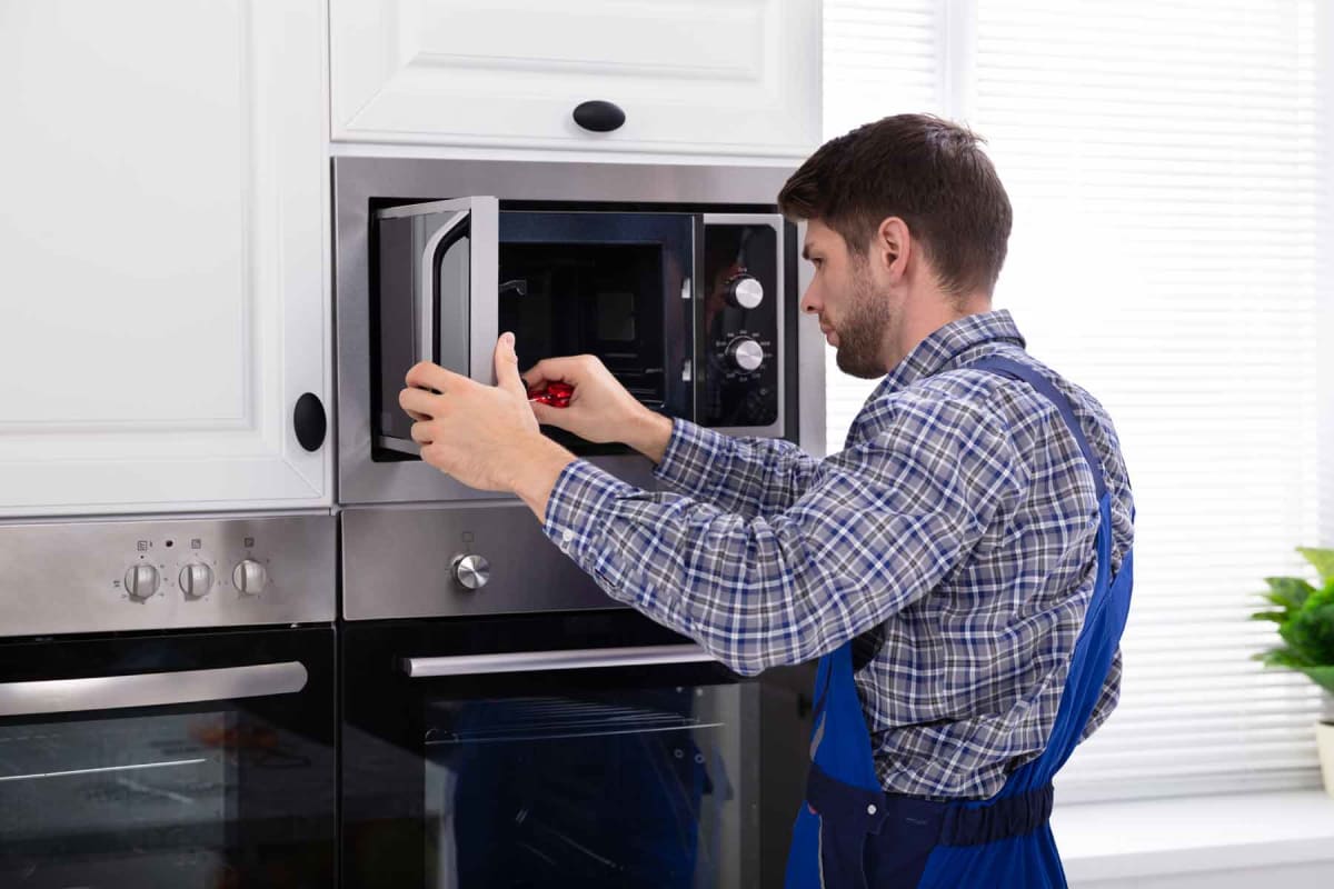 6 Microwave Maintenance Tips to Practice Regularly